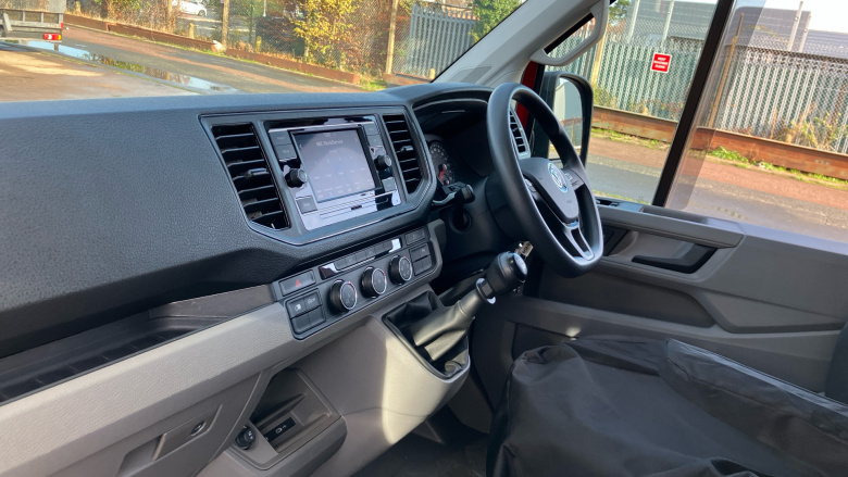 Volkswagen Crafter Cr35 Mwb Diesel 2.0 TDI 177PS Commerce Plus High Roof Van